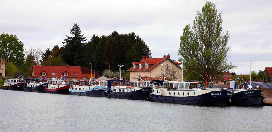 Piper Boats Salon Fluvial France Dutch Barge