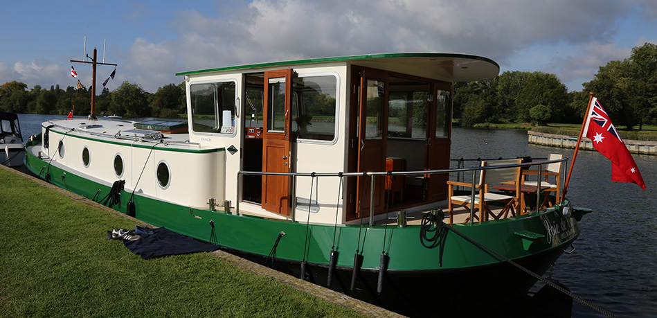 External 49M Motor Class Dutch Barge