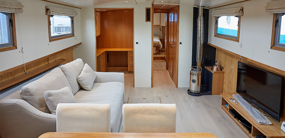 Saloon 2nd bedroom 57N Nivernais Class Dutch Barge